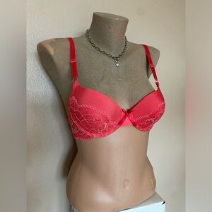 NWT Bright Pink Lightly Lined Bra with Floral Lace & Bow Detail